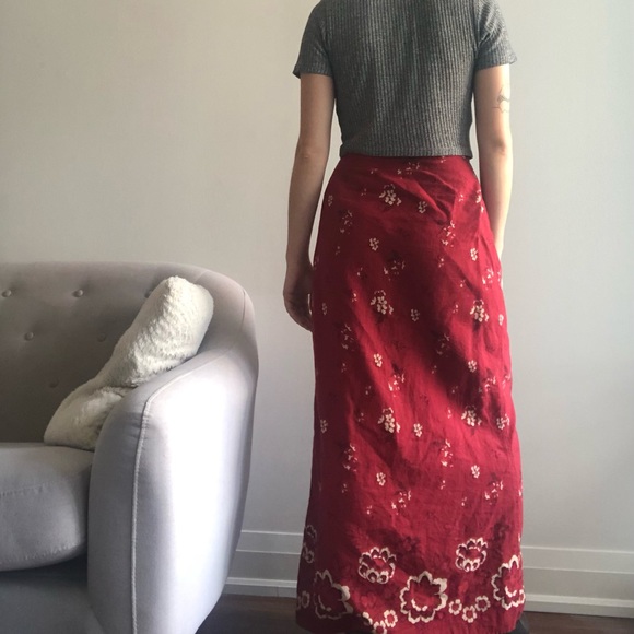 Red floral maxi wrap skirt - Picture 3 of 6